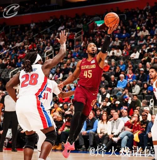 精准制导!坎宁安三分再中,现已投篮14中7、三分7中5贡献21分8助攻 精准制导!坎宁安三分再中,现已投篮14中7、三分7中5贡献21分8助攻